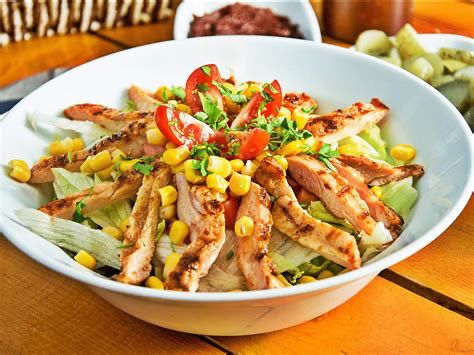 TAVUKLU SALATA